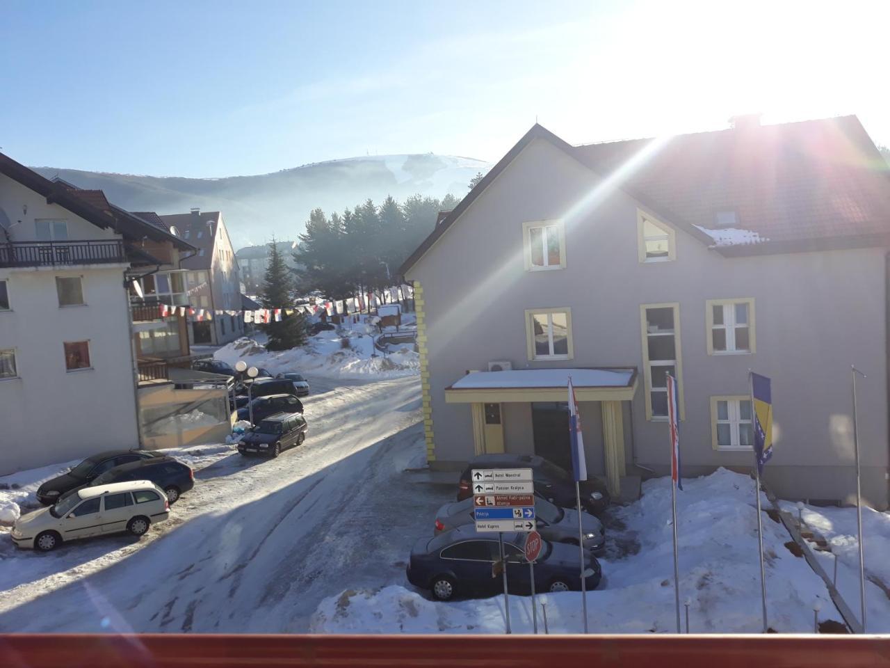 Gradska Kavana Guest House Kupres  Bagian luar foto